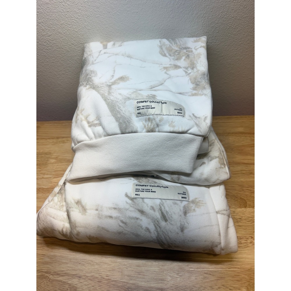 Comfrt Collection Camo Oversized Sweatshirt & Sweatpant Set Size Med - Picture 3 of 14